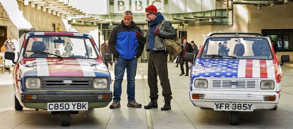 Новые ведущие Top Gear Крис Эванс и Мэтт Леблан - Sputnik Беларусь