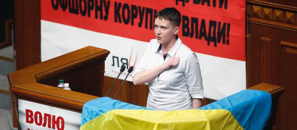 Украинская военнослужащая Надежда Савченко выступает на заседании Верховной Рады Украины в Киеве - Sputnik Беларусь