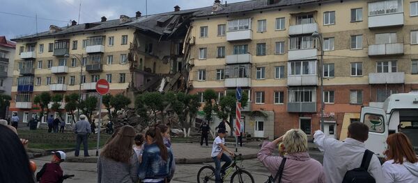 Обрушение подъезда в жилом доме в Междуреченске (Россия) - Sputnik Беларусь