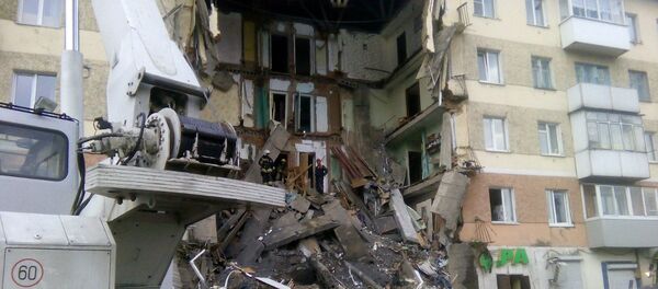 Обрушившийся подъезд жилого дома в Междуреченске - Sputnik Беларусь