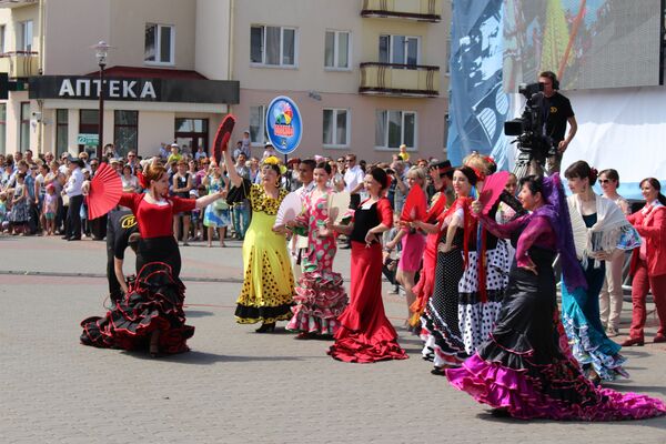 Испанцы на фестивале национальных культур в Гродно - Sputnik Беларусь