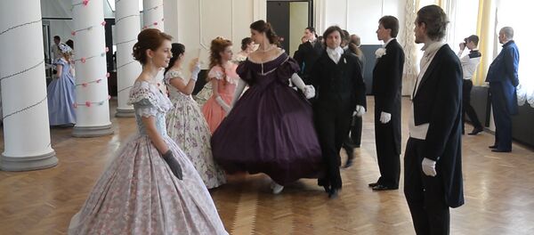 Бал цветов в Минске: танцевальное путешествие в XIX век - Sputnik Беларусь