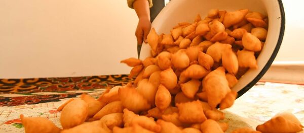 Боорсок — национальное мучное блюдо кыргызов Боорсок — национальное мучное блюдо кыргызов - Sputnik Беларусь