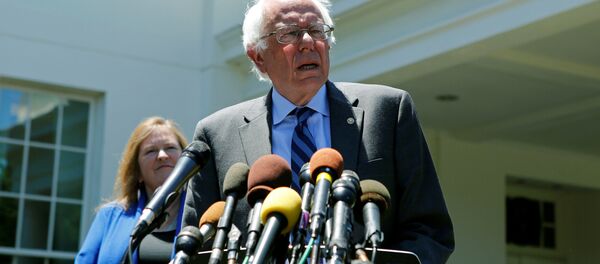 Кандидат от Демократической партии в президенты США сенатор Берни Сандерс - Sputnik Беларусь