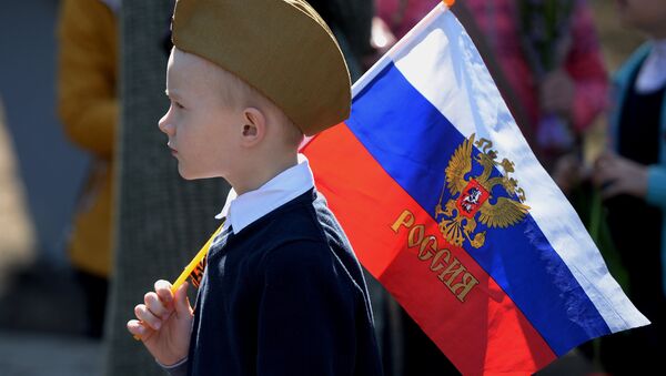 Мальчик на торжественном митинге - Sputnik Беларусь