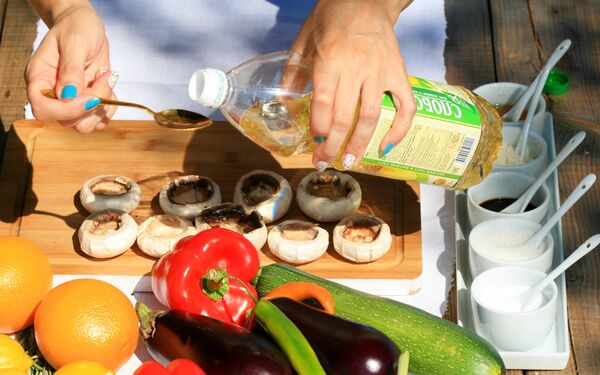 Шампиньоны на гриле, фаршированные гречкой - Sputnik Беларусь