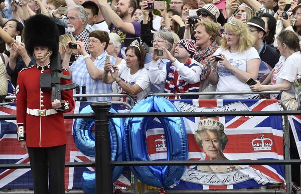 Церемония в честь дня рождения королевы в Лондоне - Sputnik Беларусь