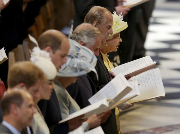 Королева Великобритании Елизавета и принц Филипп в соборе Святого Павла в Лондоне - Sputnik Беларусь
