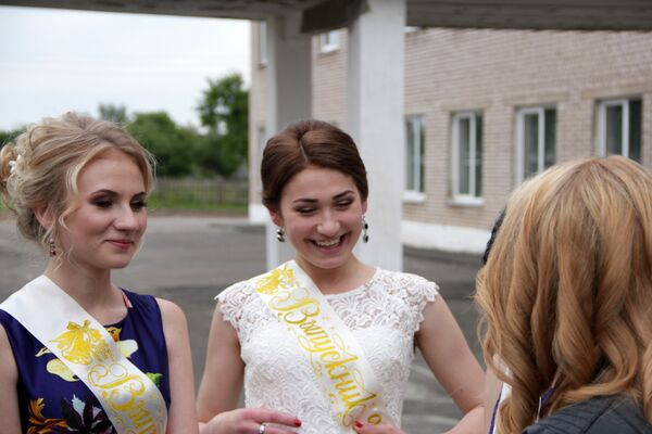 В перерыве между официальной и развлекательной частью церемонии - Sputnik Беларусь