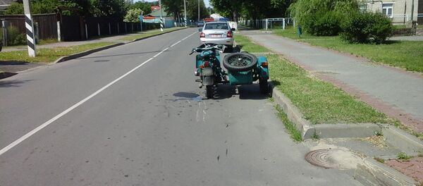 Мотоцикл на месте ДТП в Белозерске - Sputnik Беларусь