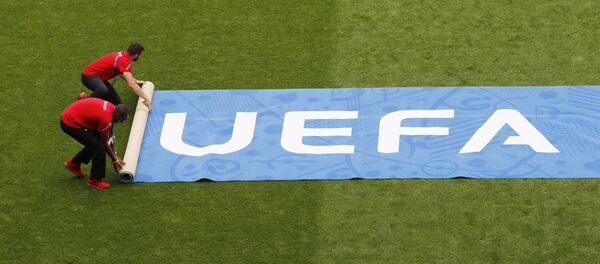 Растяжка УЕФА на футбольном поле - Sputnik Беларусь