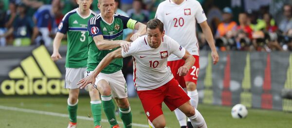 Игроки сборных Польши и Северной Ирландии - Sputnik Беларусь