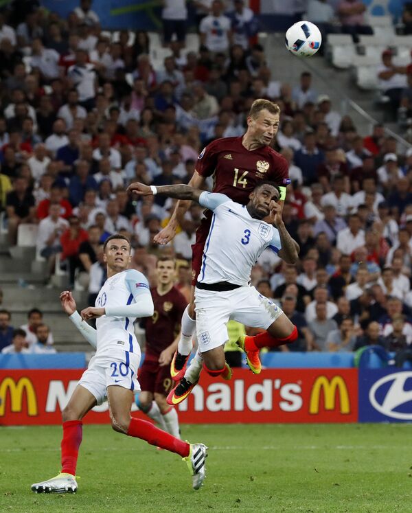 Гол Василия Березуцкого в ворота сборной Англии в матче группового раунда чемпионата Европы-2016 - Sputnik Беларусь