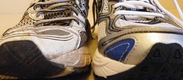 Старые кроссовки Старые кроссовки - Sputnik Беларусь