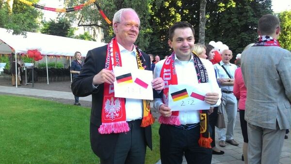 Посол Германии и посол Польши делают дипломатическую ставку на исход встречи сборной двух стран - Sputnik Беларусь
