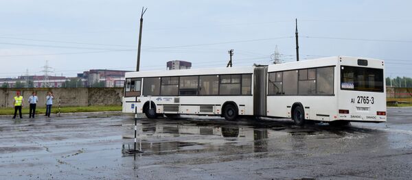 Палігон для правядзення заездаў разгарнулі ў Гомельскім аўтапарку №26 на ўскраіне паўночнай гомельскай прамзоны - Sputnik Беларусь