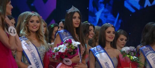 Корону Мисс Беларусь-2016 получила Полина Бородачева Корону Мисс Беларусь-2016 получила Полина Бородачева - Sputnik Беларусь