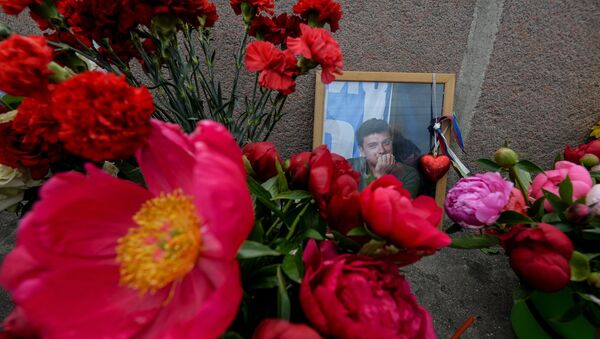 Возложение цветов к месту гибели Бориса Немцова - Sputnik Беларусь