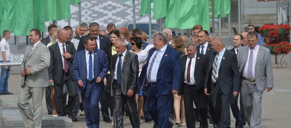 Участники Пятого Всебелорусского собрания в Минске - Sputnik Беларусь