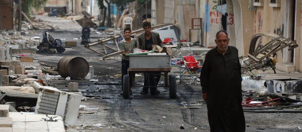 Люди на одной из улиц Пальмиры - Sputnik Беларусь