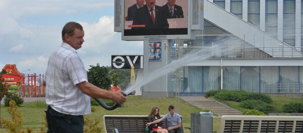 Минчане в день Всебелорусского народного собрания - Sputnik Беларусь