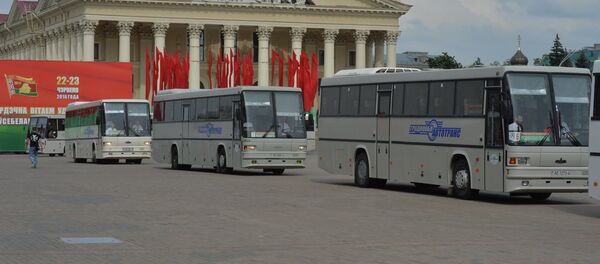 Автобусы делегатов Пятого всебелорусского собрания - Sputnik Беларусь