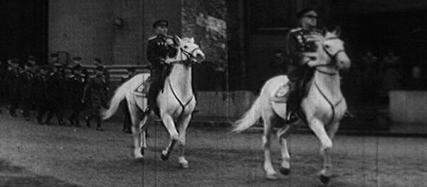 Парад Перамогі 24 чэрвеня 1945-га на Чырвонай Плошчы. Архіўныя кадры Парад Перамогі 24 чэрвеня 1945-га на Чырвонай Плошчы. Архіўныя кадры - Sputnik Беларусь