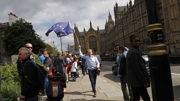 Люди в центре Лондона после референдума - Sputnik Беларусь