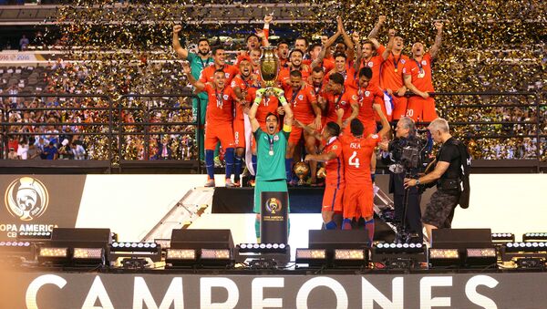 Сборная Чили - победитель футбольного Кубка Америки - Sputnik Беларусь