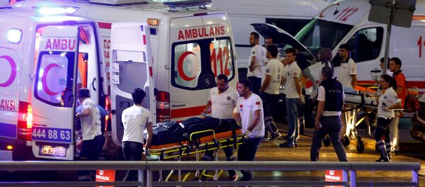 Кареты скорой помощи после теракта в турецком аэропорту - Sputnik Беларусь