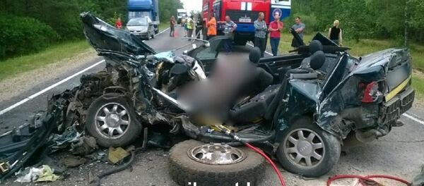 ДТП под Пинском с участием легкового автомобиля и автобуса ДТП под Пинском с участием легкового автомобиля и автобуса - Sputnik Беларусь