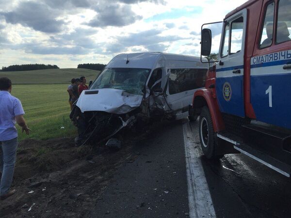 Авария с участием маршрутки у Кургана Славы. - Sputnik Беларусь