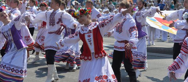 Молодежно-театрализованное шествие в Минске - Sputnik Беларусь