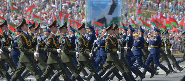 Показательные выступления роты Почетного караула 3 июля - Sputnik Беларусь