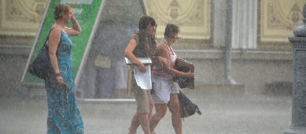 Дождь 3 июля в Минске - Sputnik Беларусь