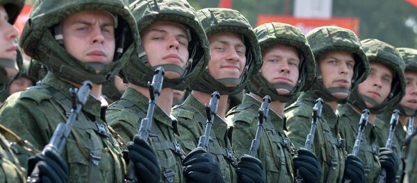 Военнослужащие войск минского гарнизона принимают участие в военном параде в Минске в честь Дня Независимости Республики Беларусь Военнослужащие войск минского гарнизона принимают участие в военном параде в Минске в честь Дня Независимости Республики Беларусь - Sputnik Беларусь
