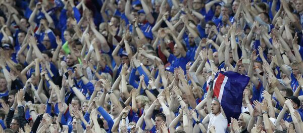 Болельщики сборной Исландии на Евро-2016 - Sputnik Беларусь