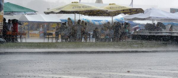 Дождь в Минске на День Независимости, 3 июля - Sputnik Беларусь