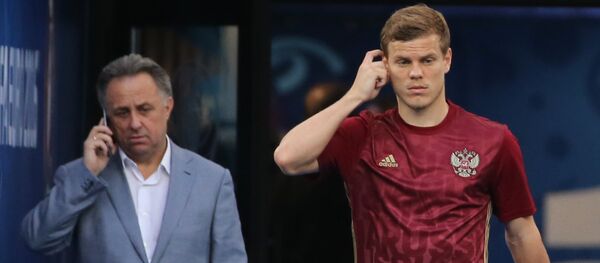 Игрок сборной России Александр Кокорин (справа) - Sputnik Беларусь