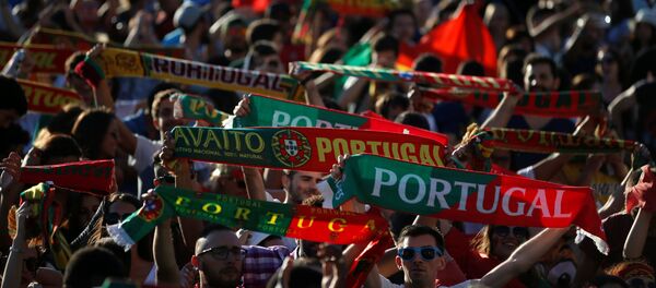 Болельщики сборной Португалии по футболу - Sputnik Беларусь