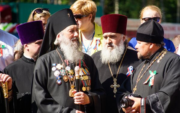 Архиепископ Полоцкий и Глубокский Феодосий с представителями православной церкви - Sputnik Беларусь