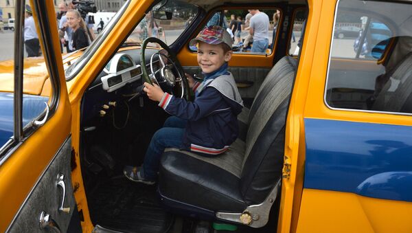 Ребенок в автомобиле, архивное фото - Sputnik Беларусь