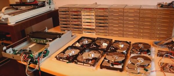 Floppy Orchestra, или Как звучит Nirvana на 64 дисководах - Sputnik Беларусь