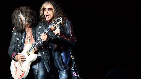 Вокалист группы Aerosmith Стивен Тайлер (справа) и гитарист Джо Перр - Sputnik Беларусь