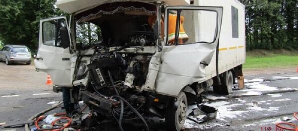 Поврежденный в ДТП Mercedes - Sputnik Беларусь