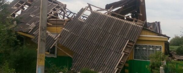 Разрушенная кровля дома - Sputnik Беларусь