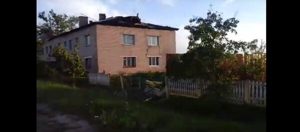 Дамы без дахаў і паваленыя дрэвы: наступствы непагадзі ў Шаркаўшчыне Дамы без дахаў і паваленыя дрэвы: наступствы непагадзі ў Шаркаўшчыне - Sputnik Беларусь