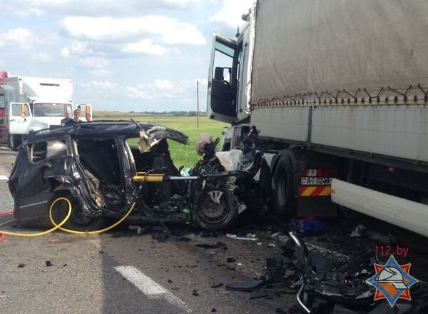 Спасатели извлекли погибших при помощи специального оборудования  - Sputnik Беларусь