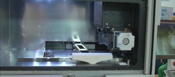 СПУТНИК_Первый промышленный российский 3D-принтер представили на Иннопроме-2016 - Sputnik Беларусь