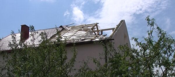 Непогода в Дзержинске: сорванные крыши и поваленные деревья - Sputnik Беларусь